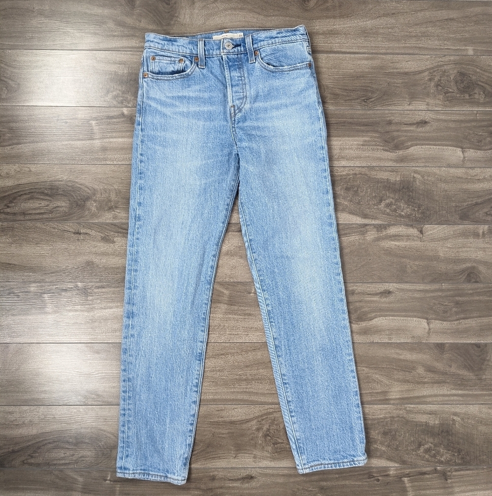 Levi's Wedgie Ankle Jeans Size 25 Light Wash
